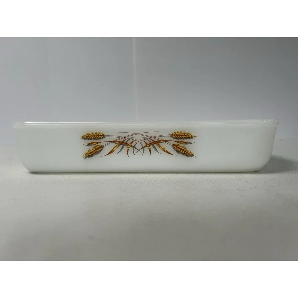 Vintage Fire King Golden Wheat 1 1/2‎ Quart Rectangular Casserole Dish